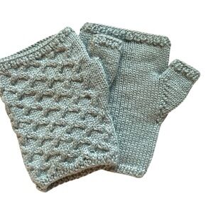 Blue Knit Fingerless Gloves